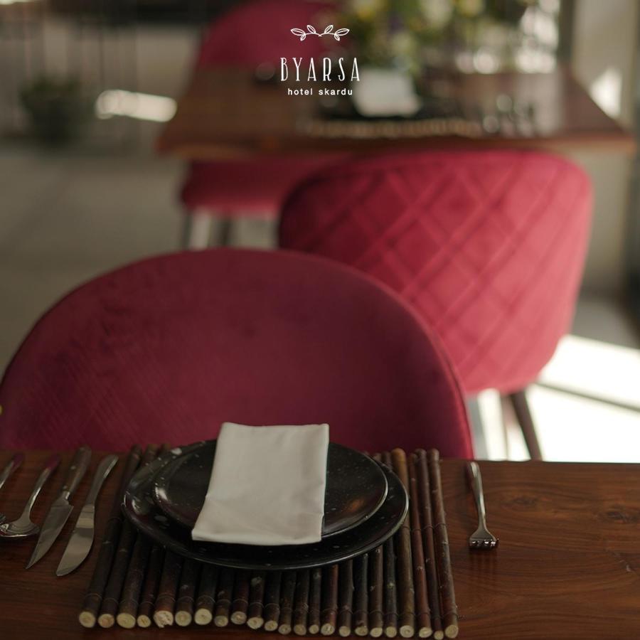 Byarsa Hotel Skardu Ponedas Dış mekan fotoğraf